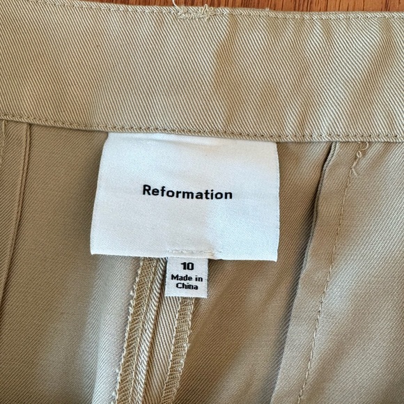 Reformation Mason Cropped Pants in Light Beige - Picture 4 of 8